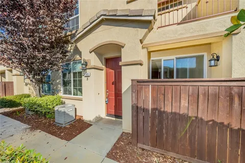 41985 Davenport Way Unit B, Murrieta, CA MLS: OC24241627
