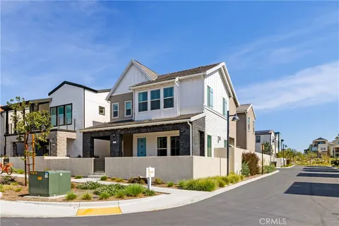125 Bosal, Irvine, CA MLS: OC25057516