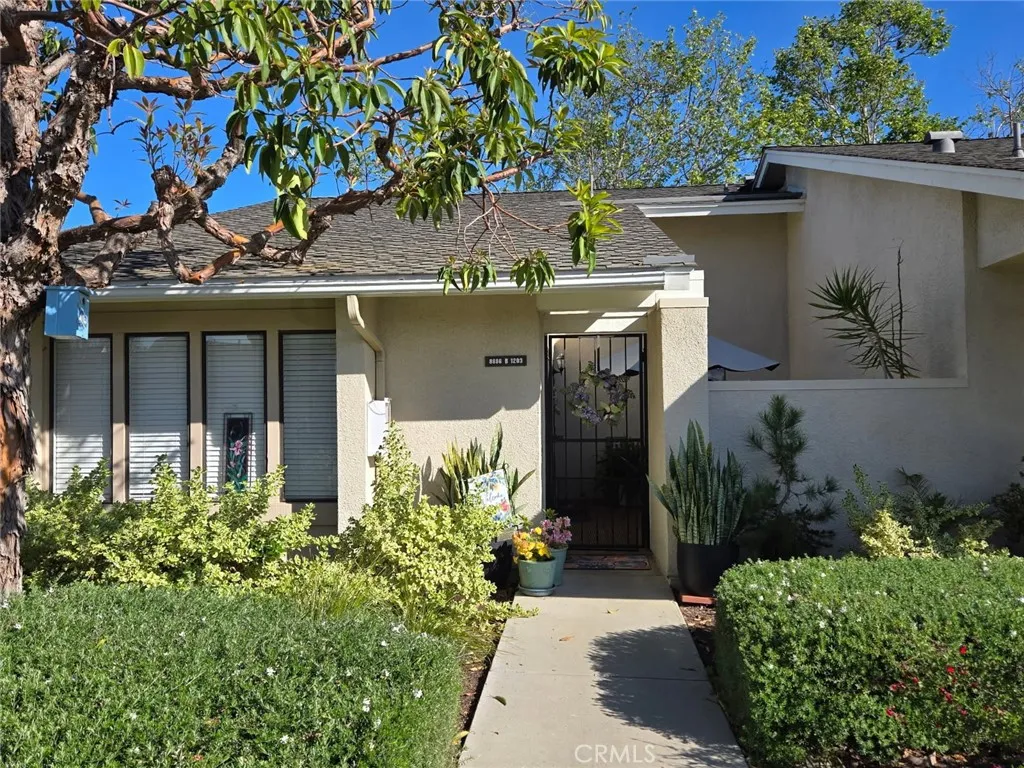8886 Modoc Circle Unit 1203B, Huntington Beach, CA 92646