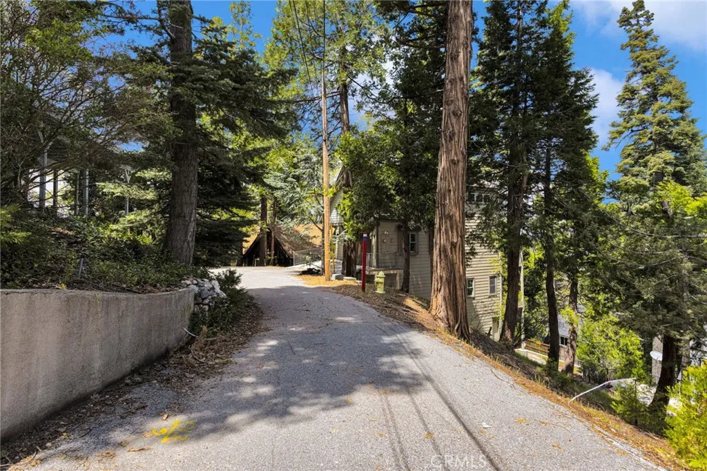 Additional image 11 of 325 Mittry, Lake Arrowhead, CA 92352