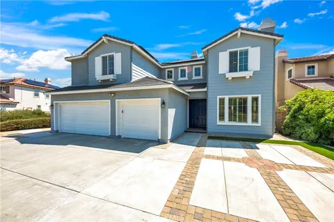 8 Via Del Fico Court, Lake Elsinore, CA MLS: SW25103952