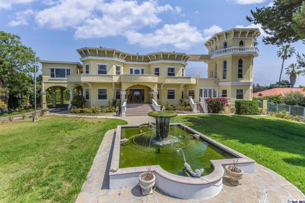 275 Robincroft Drive, Pasadena, CA 91104