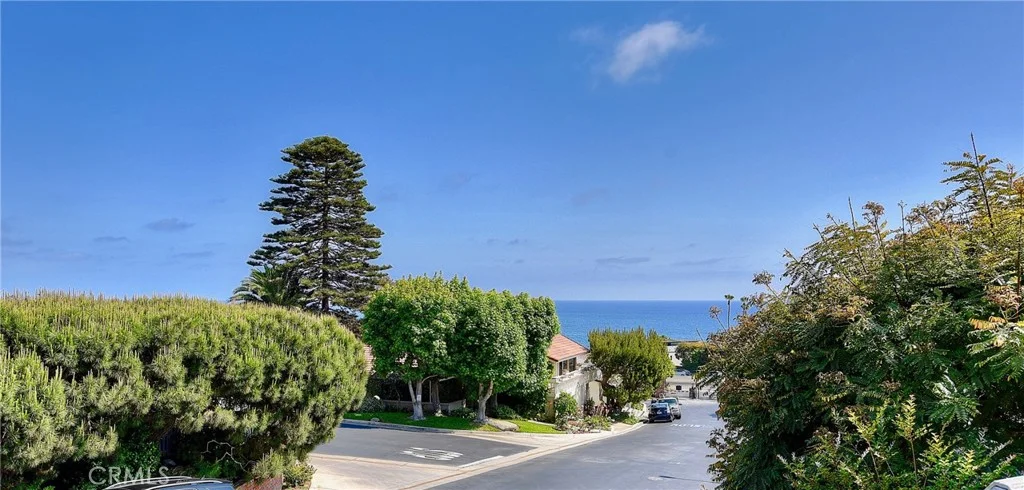 906 Emerald Bay, Laguna Beach, CA 92651