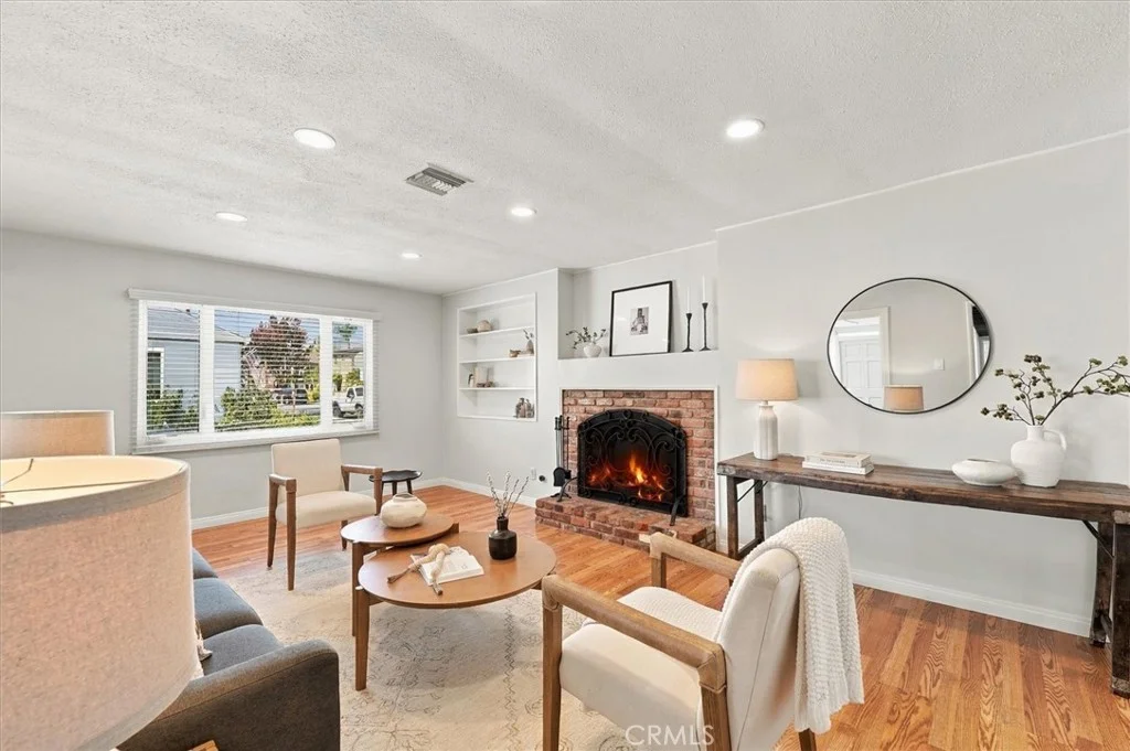 5928 E The Toledo, Long Beach, CA 90803 photo 3