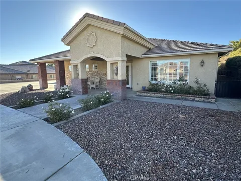 16232 Ridge View Drive, Apple Valley, CA 92307 - MLS#: HD25007934
