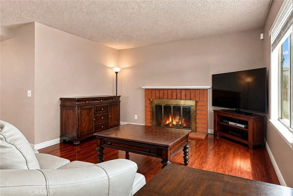 737 E Jackson St, Rialto, CA 92376 photo 5