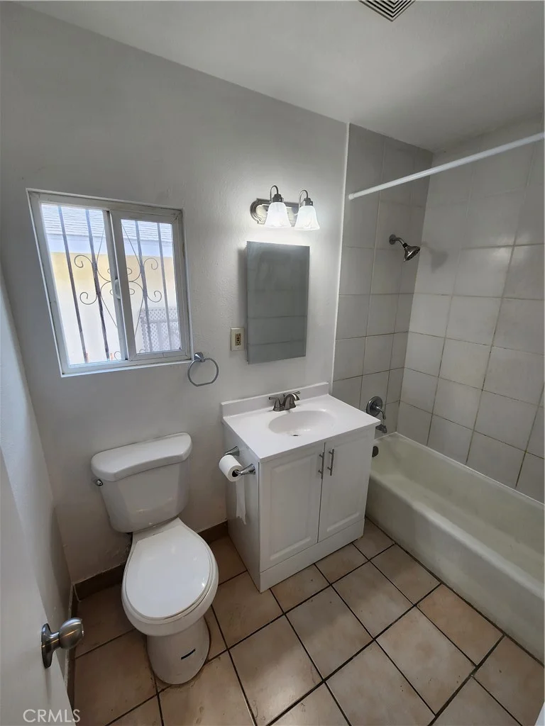 2410 E 115th, Los Angeles, CA 90059