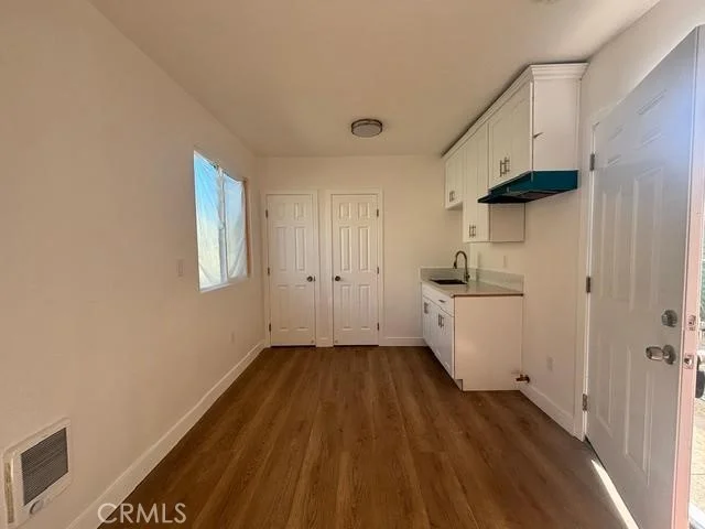 2214 E 111th St, Los Angeles, CA 90059