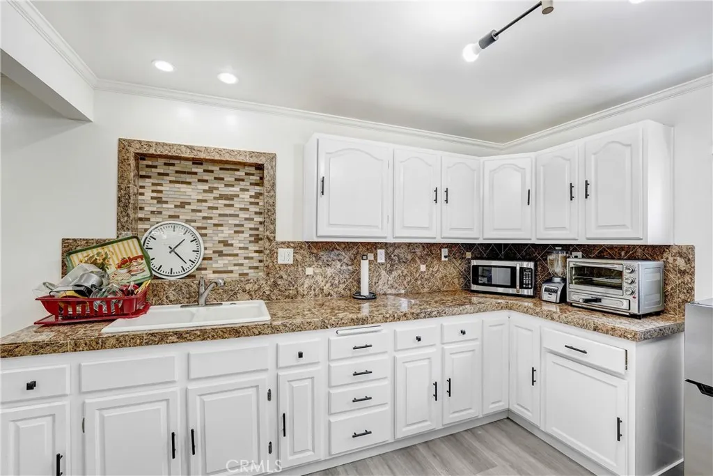Additional image 37 of 15720 Roxford Street, Sylmar, CA 91342
