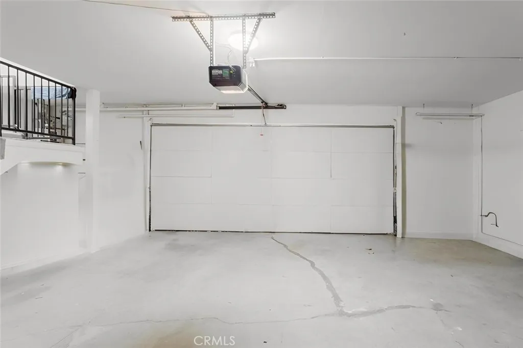 Additional image 50 of 18643 Burbank Blvd Unit 7, Tarzana, CA 91356