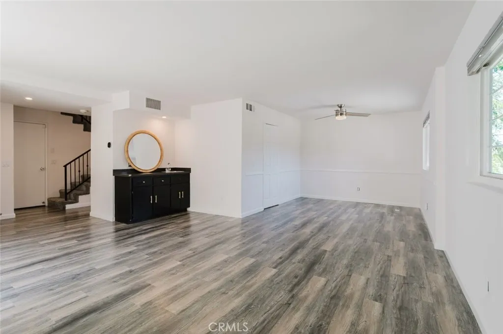 Additional image 7 of 18643 Burbank Blvd Unit 7, Tarzana, CA 91356