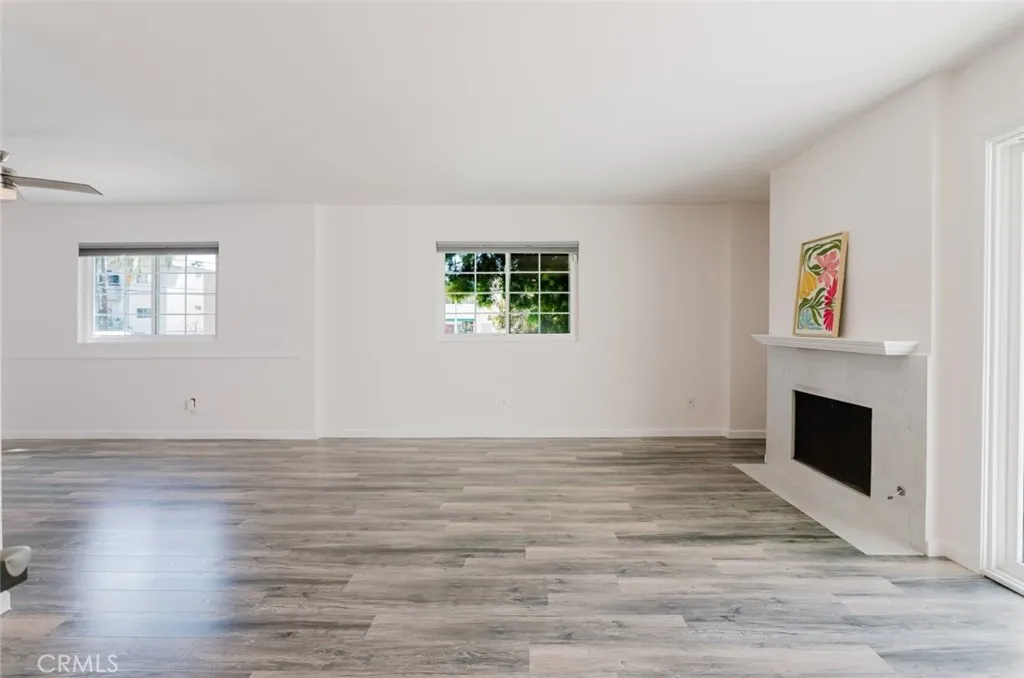 Additional image 3 of 18643 Burbank Blvd Unit 7, Tarzana, CA 91356