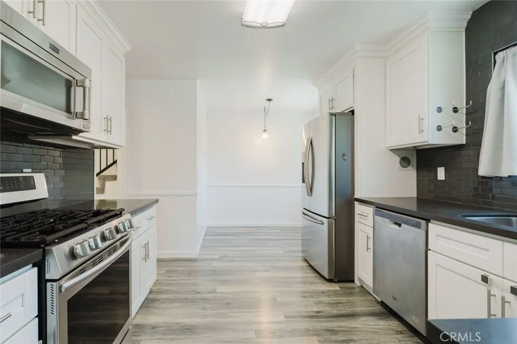 Additional image 9 of 18643 Burbank Blvd Unit 7, Tarzana, CA 91356