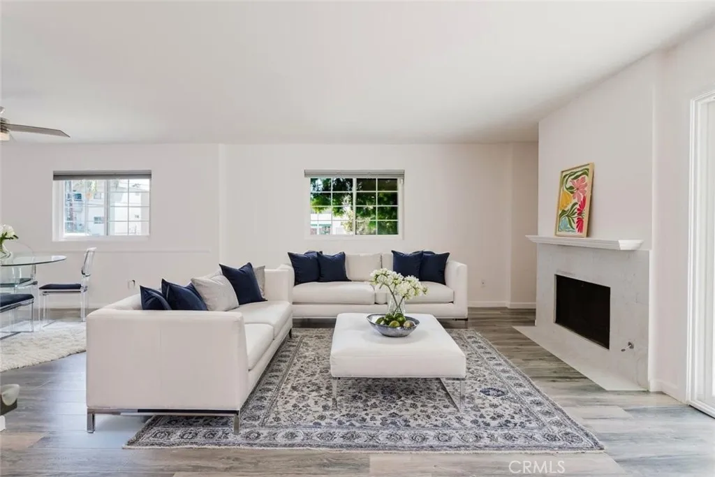 Additional image 2 of 18643 Burbank Blvd Unit 7, Tarzana, CA 91356