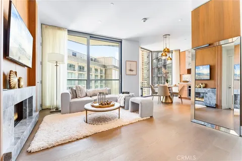 211 Elm Court Unit 10C, Los Angeles, CA MLS: OC25075076