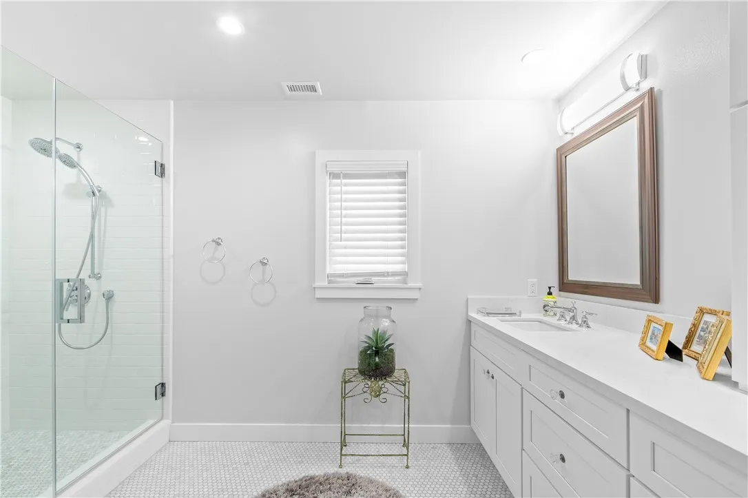 Additional image 83 of 817 Main Street, Huntington Beach, CA 92648