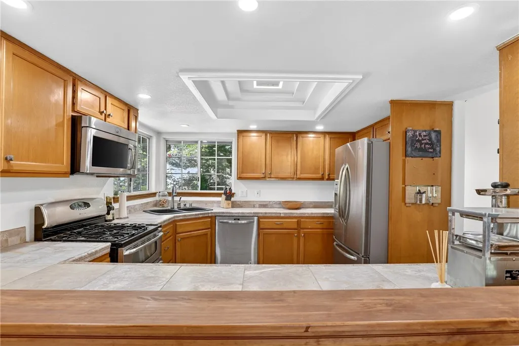 Additional image 9 of 172 N Fairway Dr, Lake Arrowhead, CA 92352
