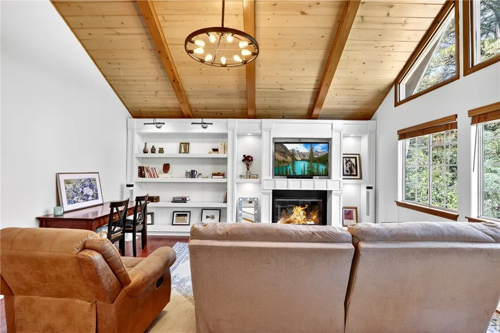 Additional image 5 of 172 N Fairway Dr, Lake Arrowhead, CA 92352