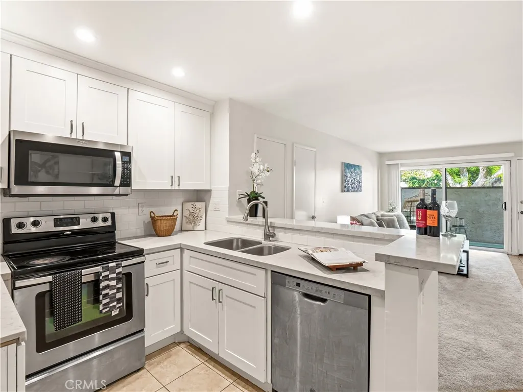 Additional image 38 of 25011 Peachland Avenue Unit 127, Newhall, CA 91321