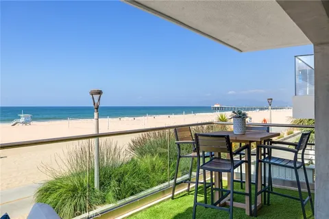 304 The Strand, Manhattan Beach, CA 90266 - MLS#: SB24040207