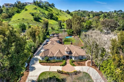 24636 Wingfield Road, Hidden Hills, CA MLS: SR25001208