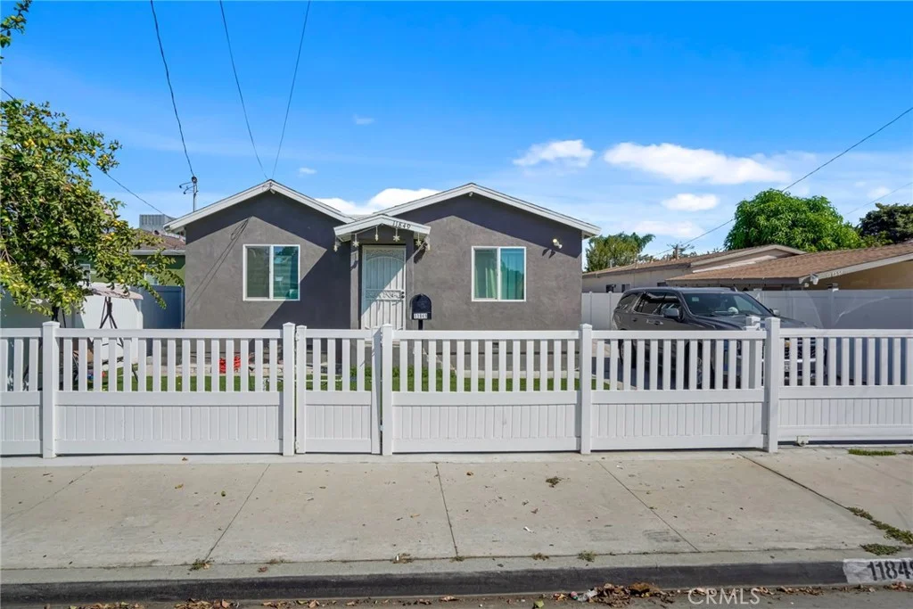 11849 Barnwall St, Norwalk, CA 90650 photo 2