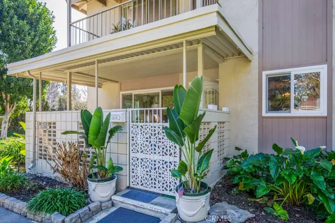 121 Via Estrada Unit B, Laguna Woods, CA 92637 - MLS#: OC25043751