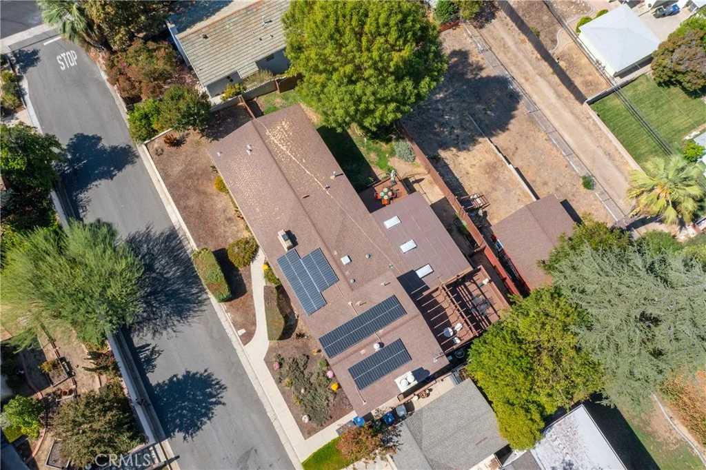 1020 La Cresta Dr, Redlands, CA 92373