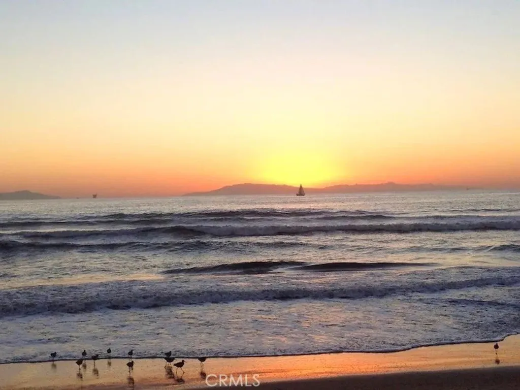 116 W Channel Islands Boulevard, Oxnard, CA 93035