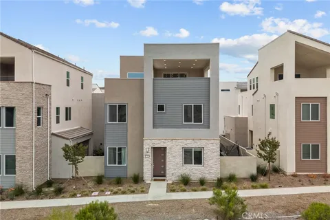 27144 Skyland Way, Stevenson Ranch, CA MLS: SR25092030