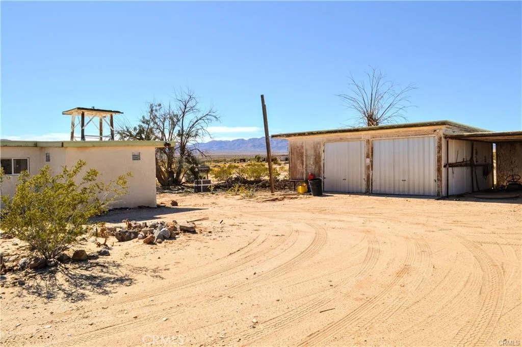 4040 Peter Rabbit Trl, 29 Palms, CA 92277