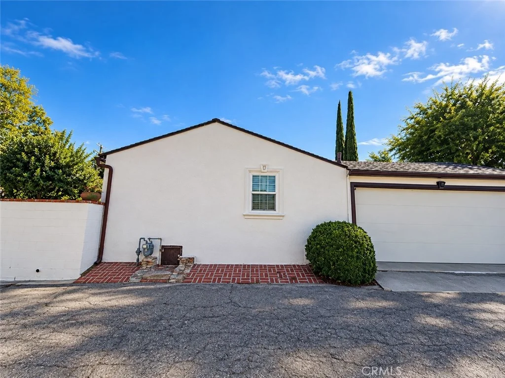 3781 Laurel Canyon Blvd, Studio City, CA 91604