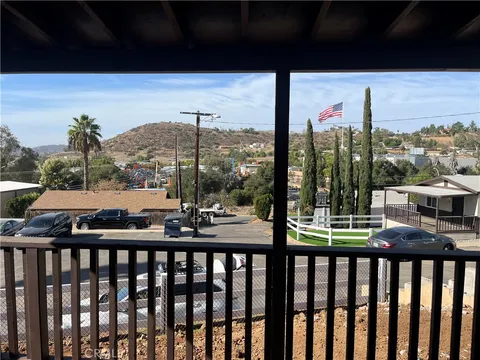 9335 Chimney Rock Lane, El Cajon, CA MLS: SW25027859