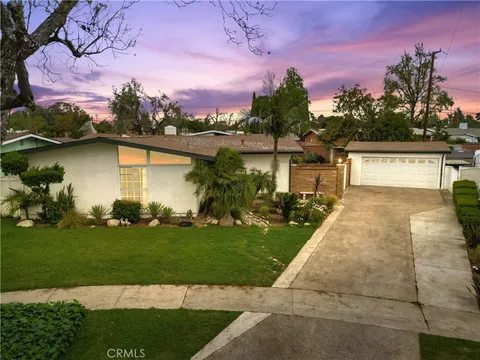 1613 E Wellington Avenue, Santa Ana, CA MLS: PW25042517