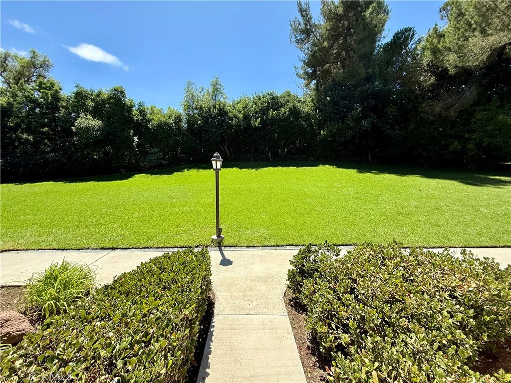 16 Moonlight, Irvine, CA 92603 photo 2