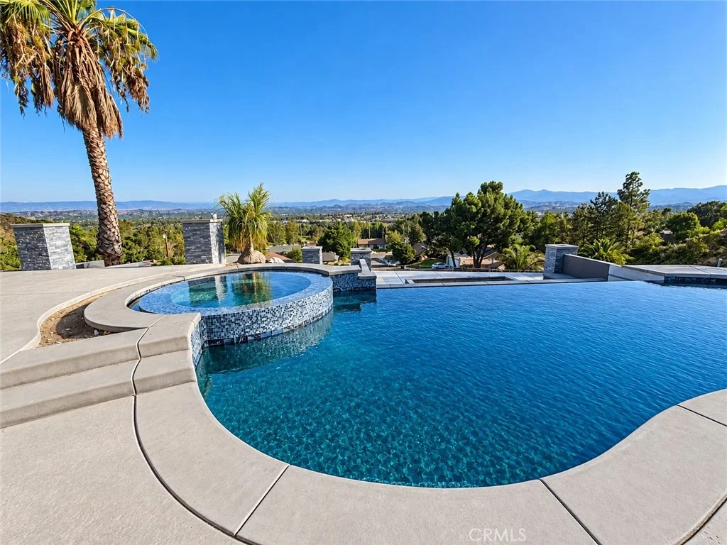 6031 Vista Del Aguila, Riverside, CA 92509