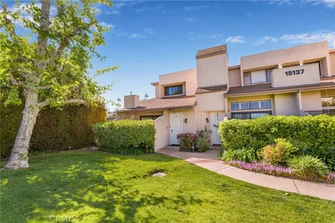 15137 Magnolia Boulevard Unit A, Sherman Oaks, CA MLS: SR25079712