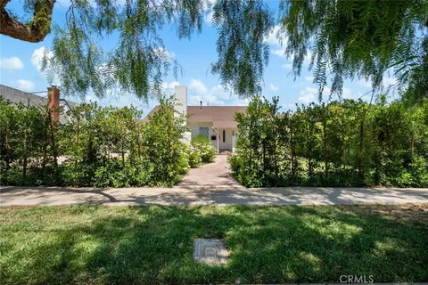 14125 Haynes Street, Van Nuys, CA MLS: SR25004047