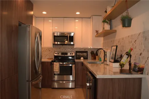 1602 N King Street Unit B6, Santa Ana, CA MLS: IG25082283