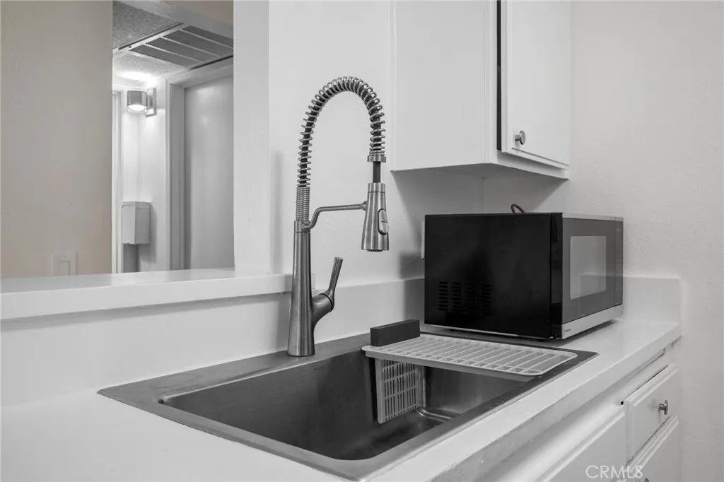 Additional image 11 of 15425 Sherman Way Unit 107A, Van Nuys, CA 91406