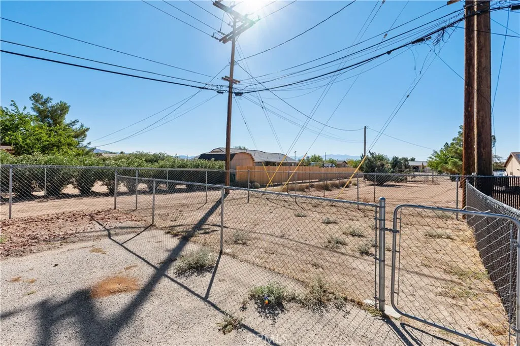 Additional image 37 of 21739 Panoche Road, Apple Valley, CA 92308