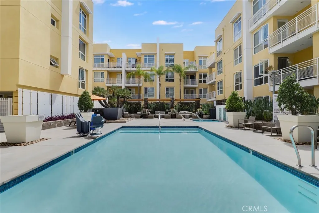 Additional image 55 of 21301 Erwin Street Unit 228, Woodland Hills, CA 91367