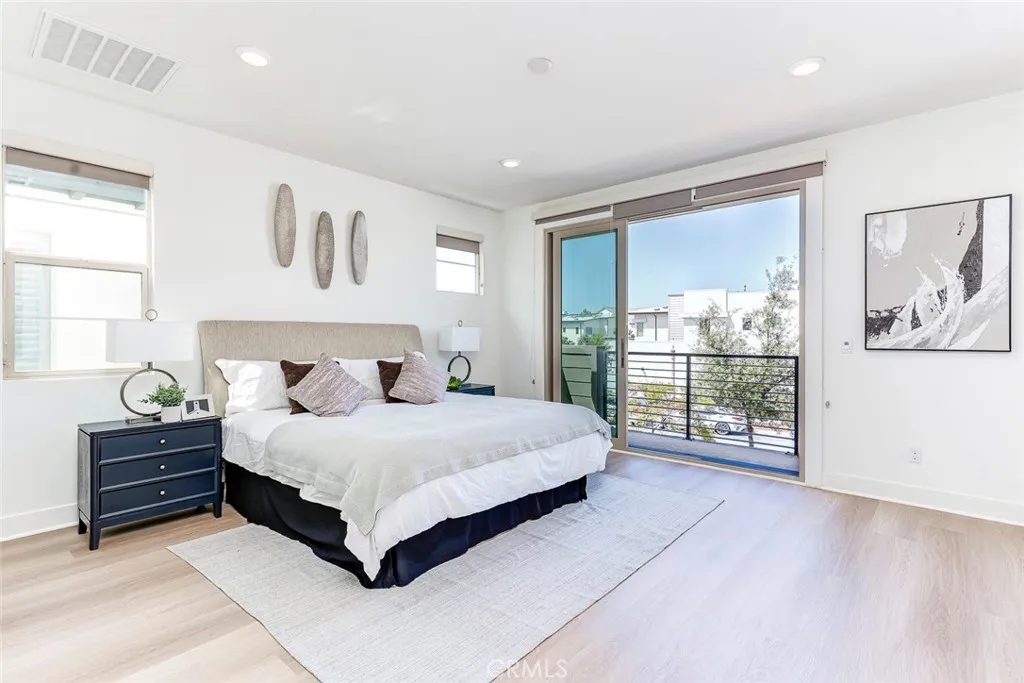 Additional image 86 of 168 Scale, Irvine, CA 92618