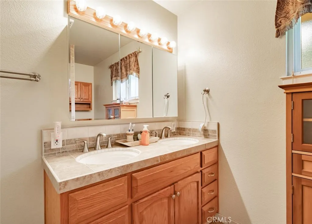 Additional image 74 of 5767 E Park Circle Dr, Fresno, CA 93727
