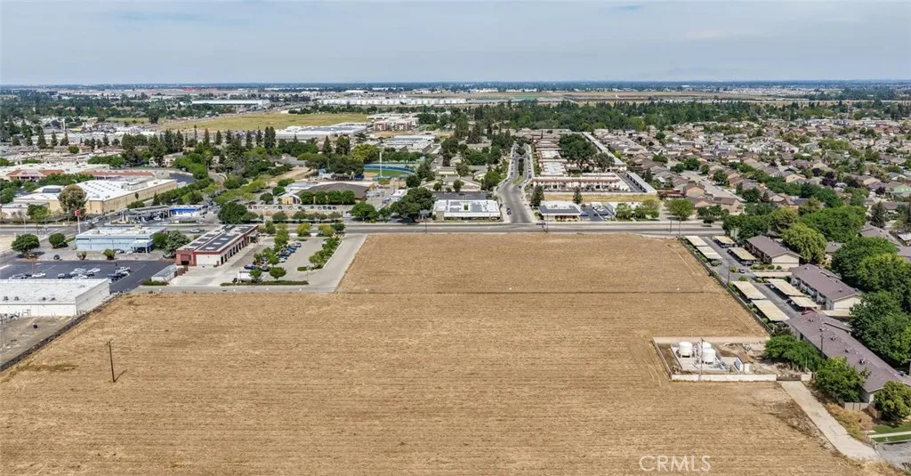 Additional image 111 of 5767 E Park Circle Dr, Fresno, CA 93727