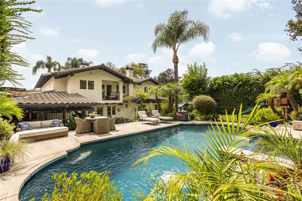 1935 Lyans Drive, La Canada Flintridge, CA 91011