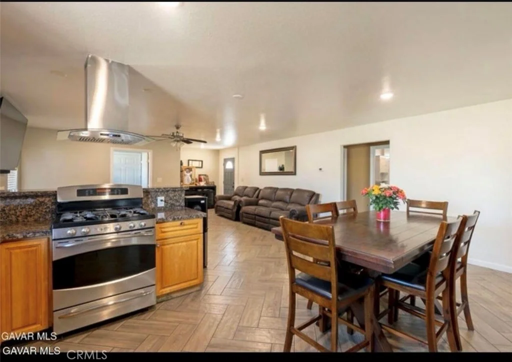 37551 29th St E, Palmdale, CA 93550 photo 5