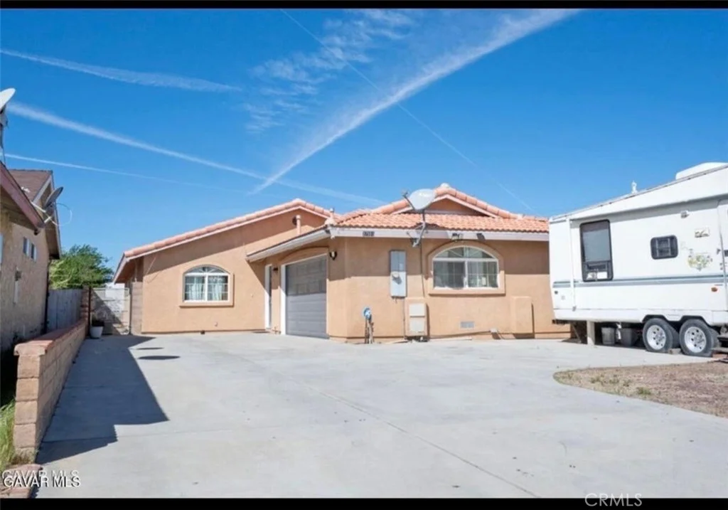 37551 29th St E, Palmdale, CA 93550 photo 2