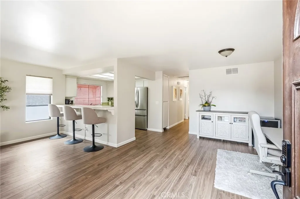 Additional image 31 of 7255 Balboa Blvd Unit 20, Lake Balboa, CA 91406