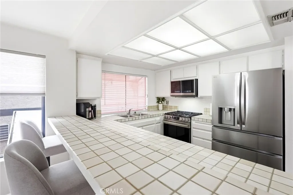 Additional image 7 of 7255 Balboa Blvd Unit 20, Lake Balboa, CA 91406